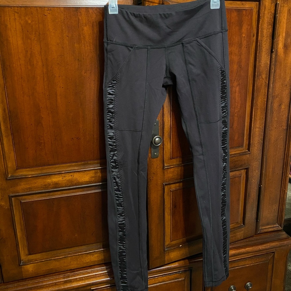 Black Lululemon leggings